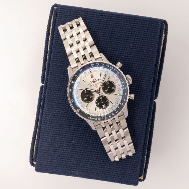 Breitling Navitimer B01 Chronograph 43 AB0138 Image 7